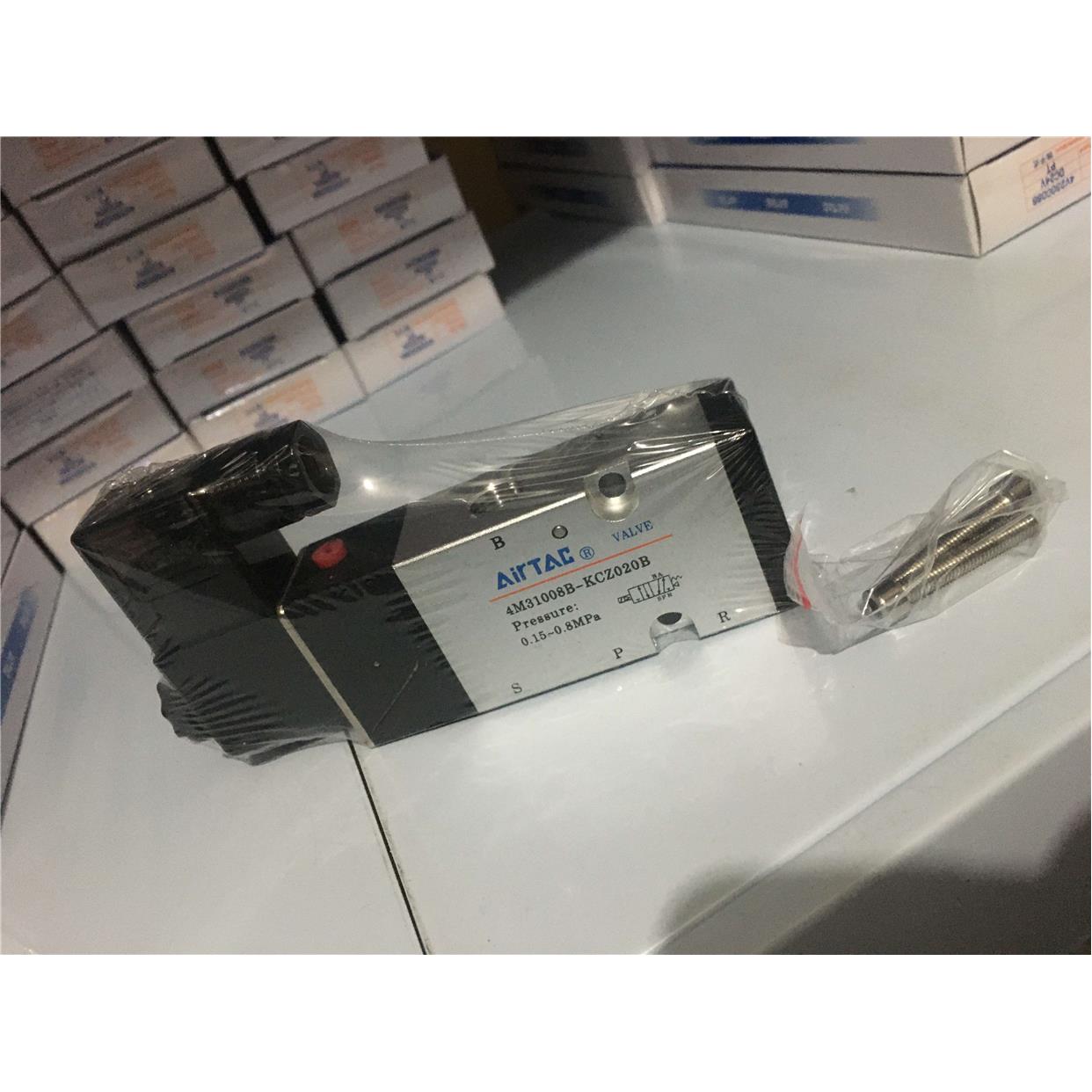 亚德客电磁阀4M31008B-KCZ020B 4M31008B-KCZ020A 豪澄打刀缸专用