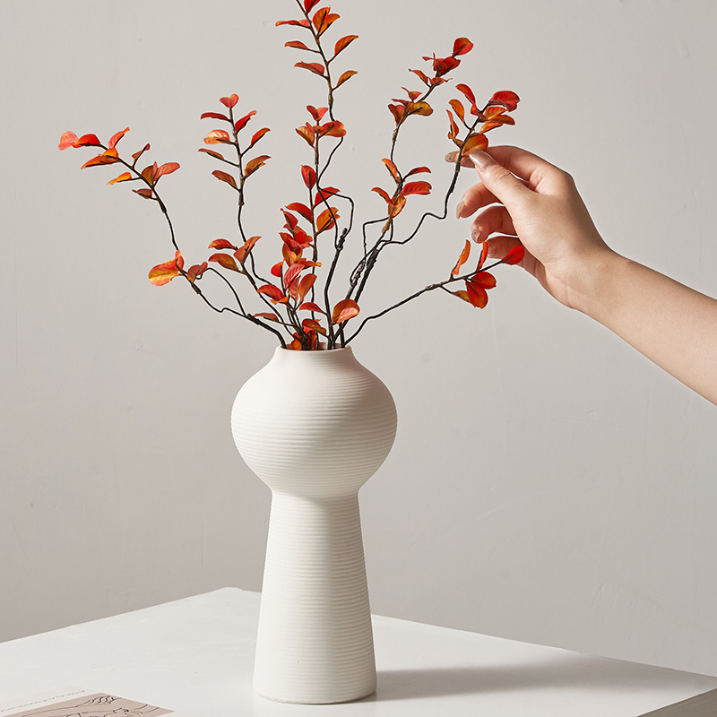 简约白色素烧陶瓷花瓶小口ins风