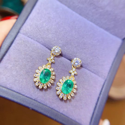 天然祖母绿耳钉精工925银镶嵌象征善良永恒佩戴它会带来平安幸福