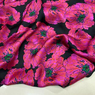 进口大牌时装复古黑底红花全棉缎人丝衬衫布料丝滑坠垂连衣裙面料