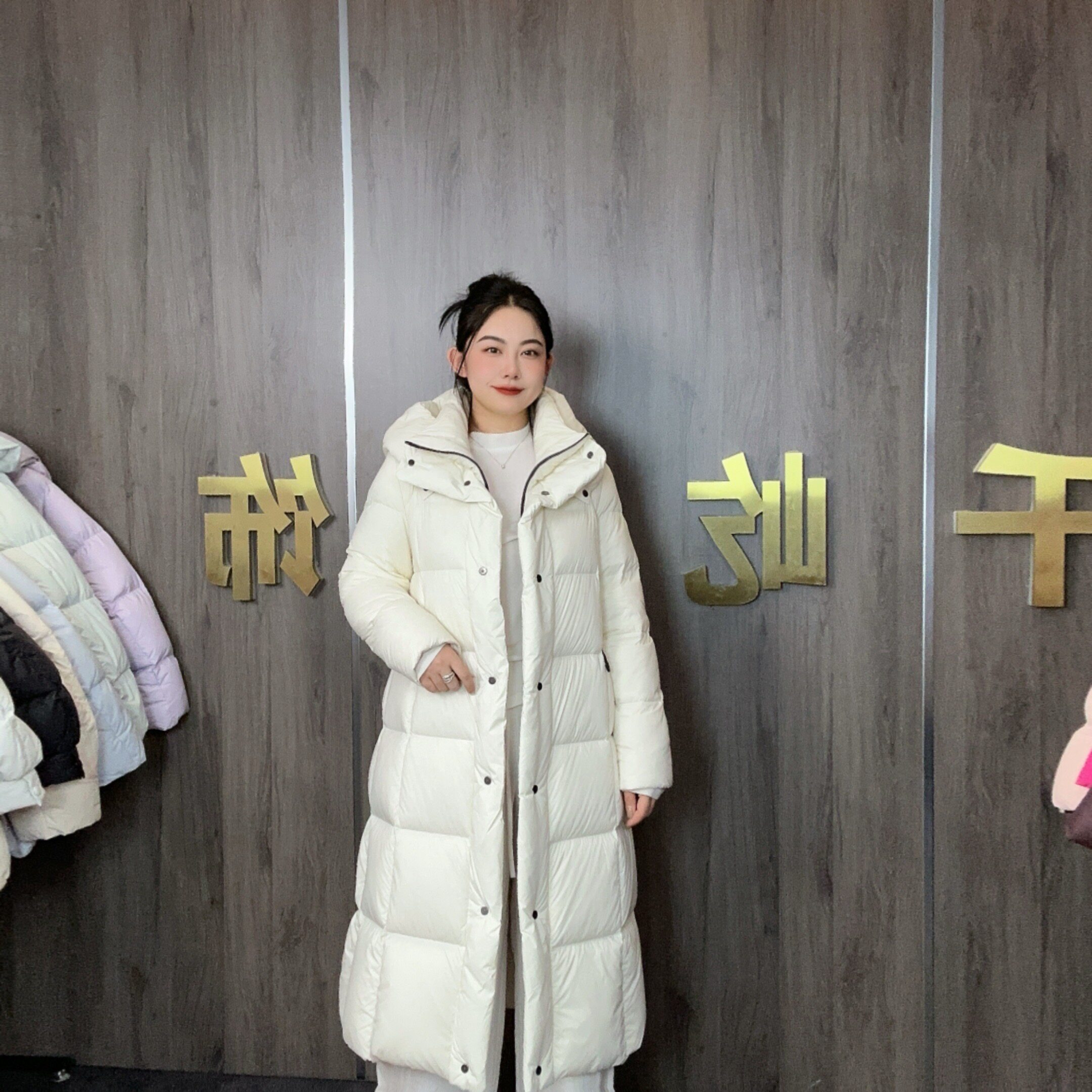 卡菲莱AVP品牌羽绒服女2026年新款中长款加厚保暖90鸭绒外套9823