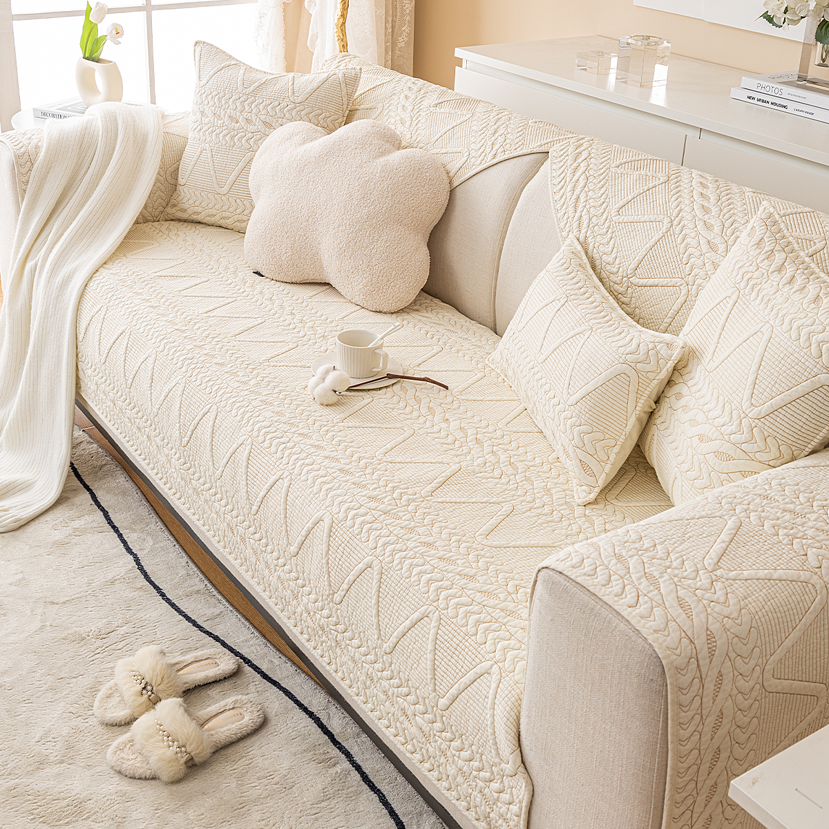 奶油风沙发垫2025新款四季通固定防滑坐垫子真皮沙发专用盖布套罩