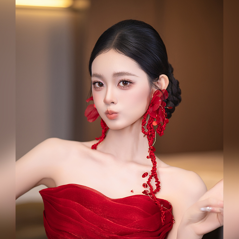 新娘复古红夸张耳饰不规则娟纱流苏亮片高级感婚礼旗袍敬酒服配饰