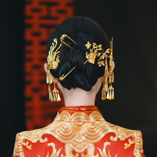 古风新款高级新娘发饰秀禾旗袍后区盘发凤凰花朵发簪金色婚礼头饰