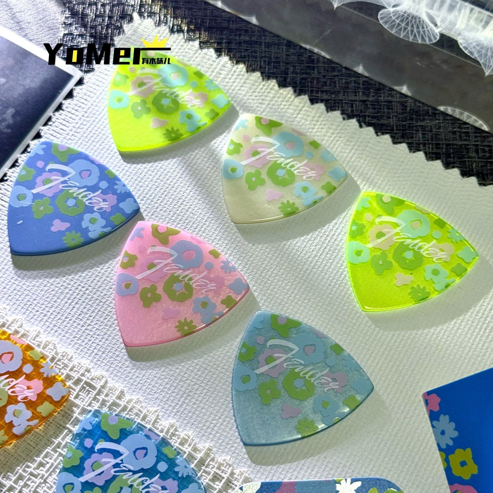 FENDER Fender日本花卉系列限定拨片套盒 12枚 电木吉他贝司通用,乐器/吉他/钢琴/配件,拨片/拨片套,淘宝优惠券,粉丝福利购,淘宝优惠卷