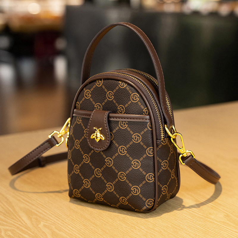 夏天手机包女斜挎迷你小包包高级感小巧轻便散步女士百搭小挎包潮