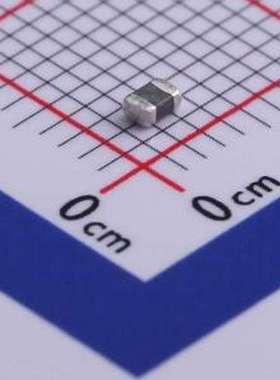 VC080514A300DP 压敏电阻 钳位电压32V 0.1焦耳 0805压敏电阻 080