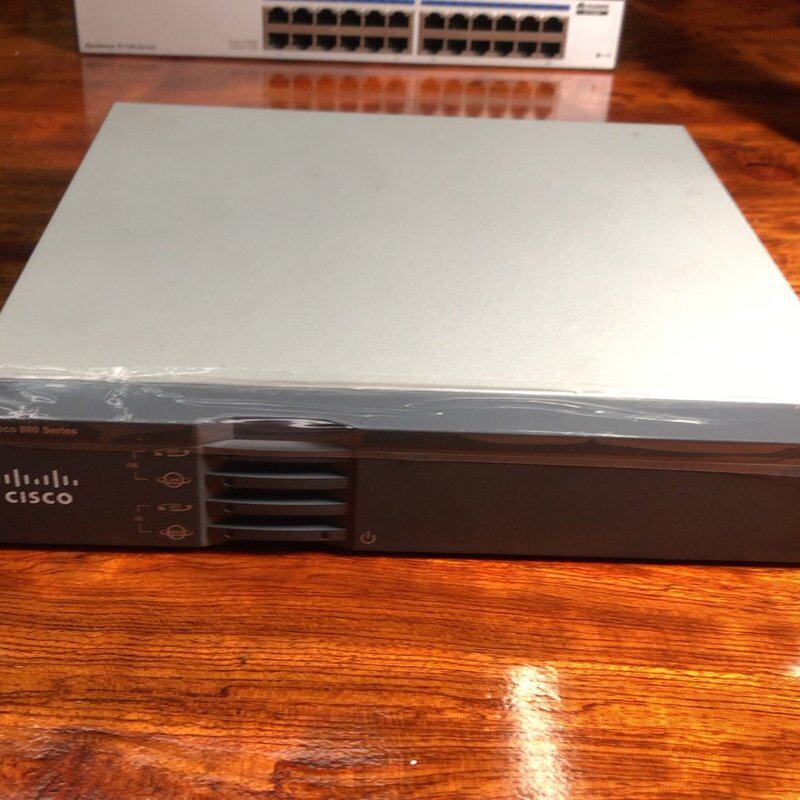 议价-Cisco 860VAE企业级路由器，8个千兆网口，功能正常-可维修