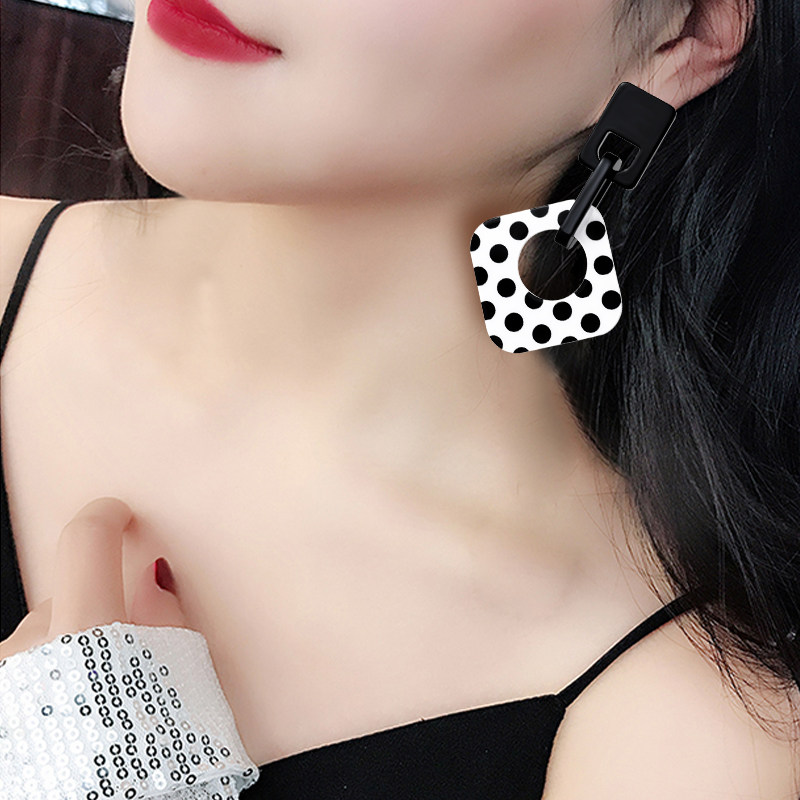 个性大耳环波点复古时尚耳夹长款网红夸张无耳洞女2021新款潮耳饰