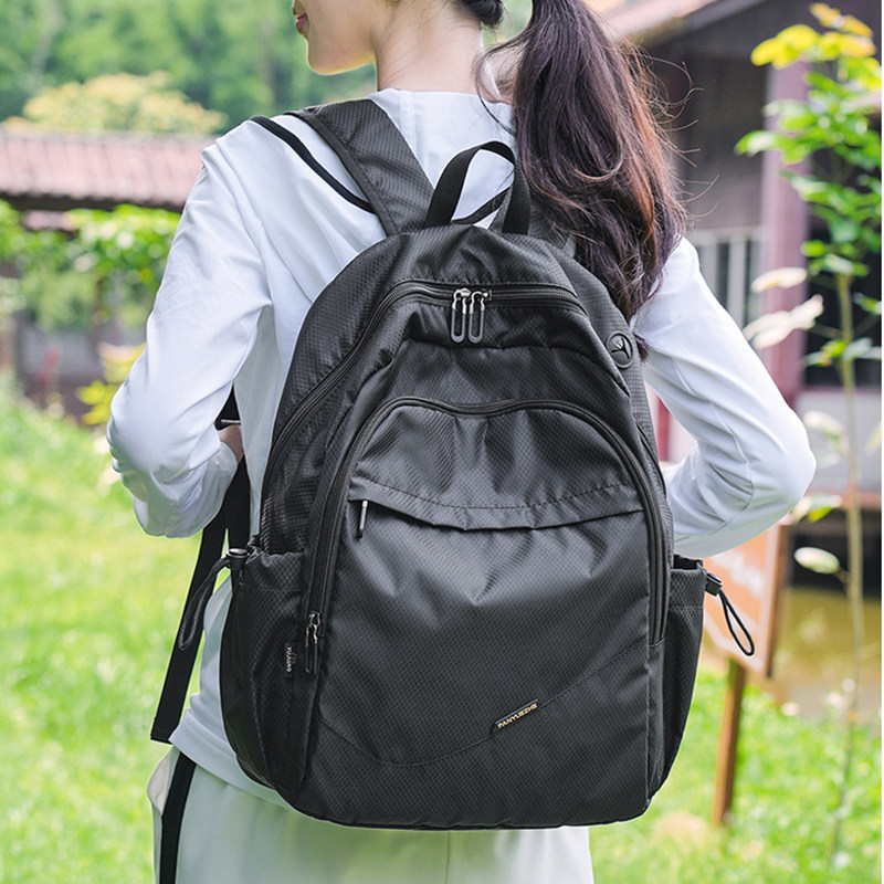 背包女2025新款双肩登山包大容量轻便旅行旅游双肩包女学生书包男