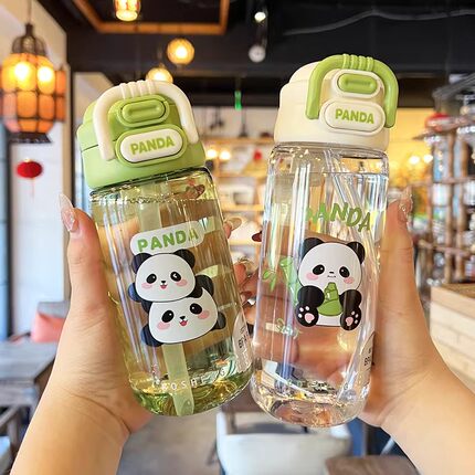 德国水杯儿童上学专用塑料吸管杯2026新款夏天女孩小学生熊猫杯子