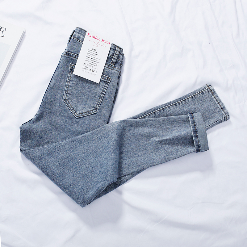 浅色修身显瘦外穿小脚牛仔裤