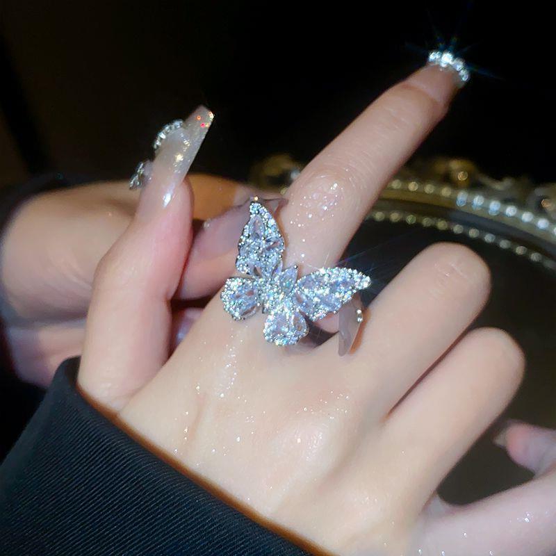 满钻锆石蝴蝶戒指女小众设计时尚开口食指戒新款个性精致指环手饰