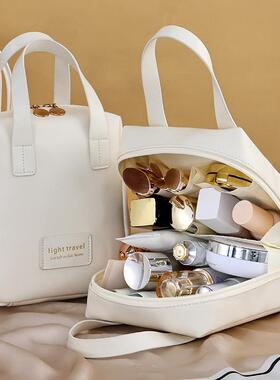 2025年新款化妆包便携式精致洗漱包网红超火大容量女护肤品收纳包