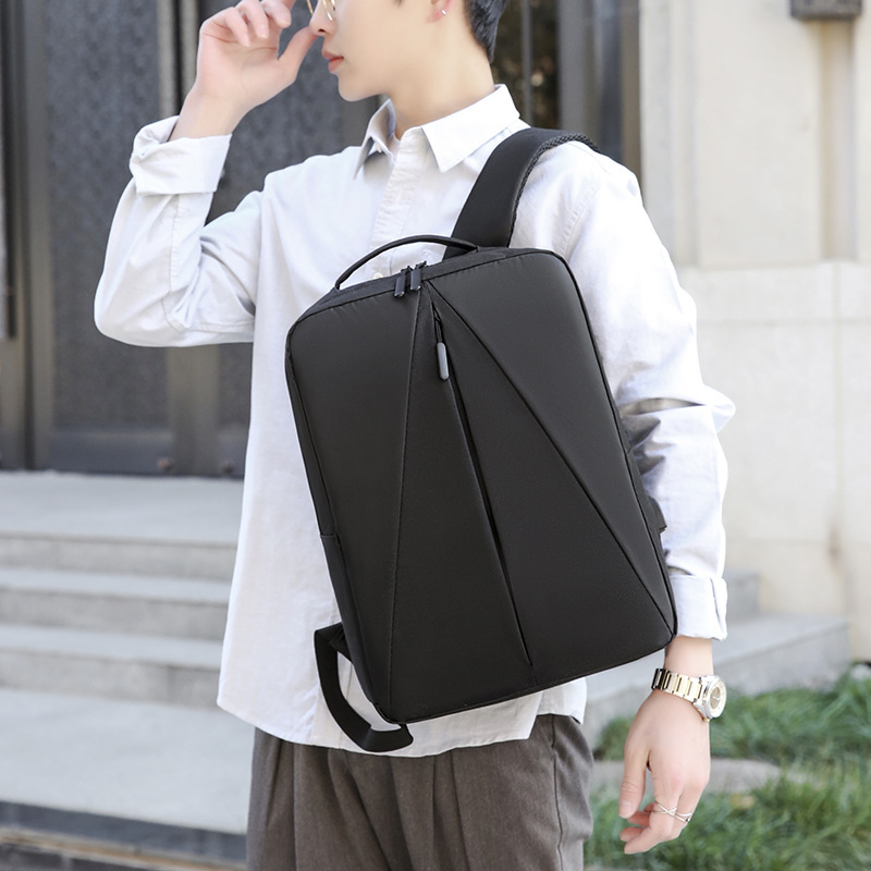 男士双肩包高颜值潮款2025冬季防泼水电脑包大容量商务旅行包