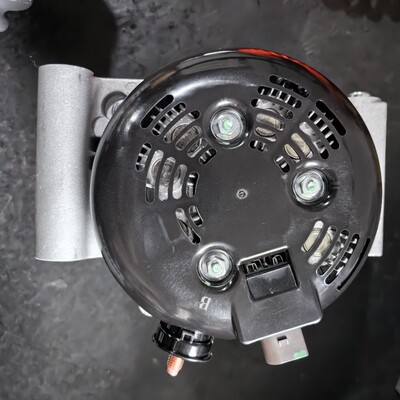 适用104211-108114伏220安吉普牧马人2.0TWRANGLERIV发电机