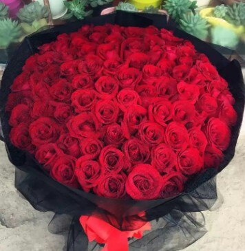 红玫瑰黑纱兰州赤峰鲜花速递