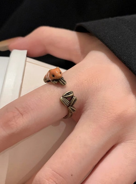 新款 童趣可爱小松鼠开口戒指女小众设计感食指戒稀奇古怪的尾戒