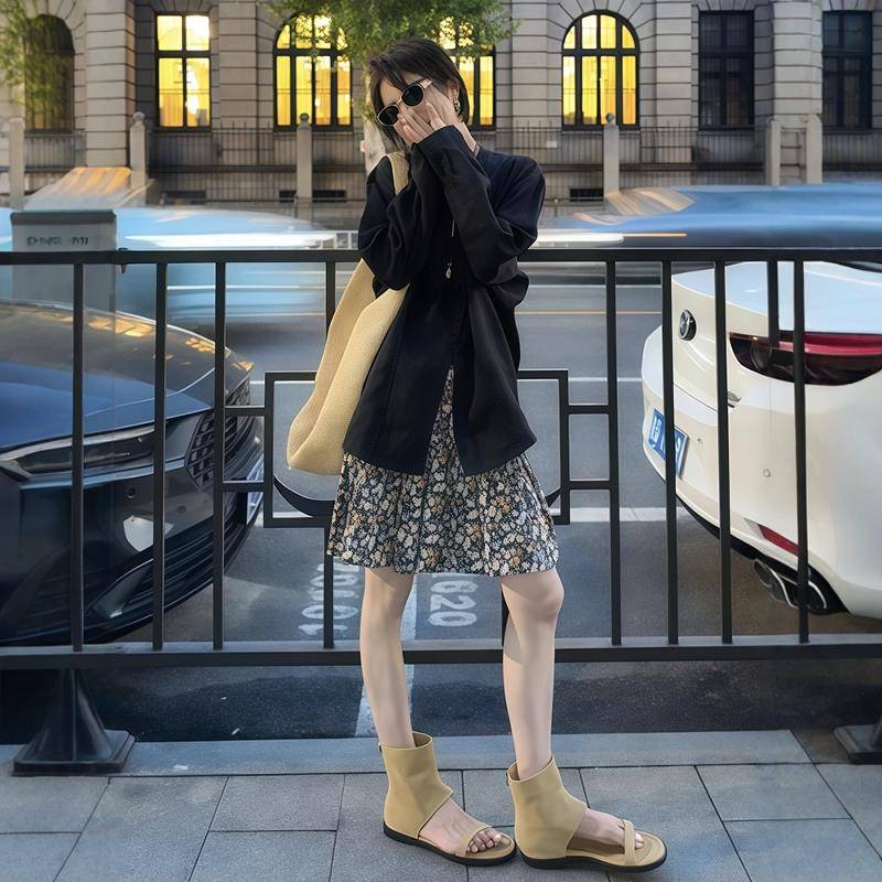 夏季套装女2025新款韩版宽松薄款镂空V领衬衣碎花短裙洋气两件套