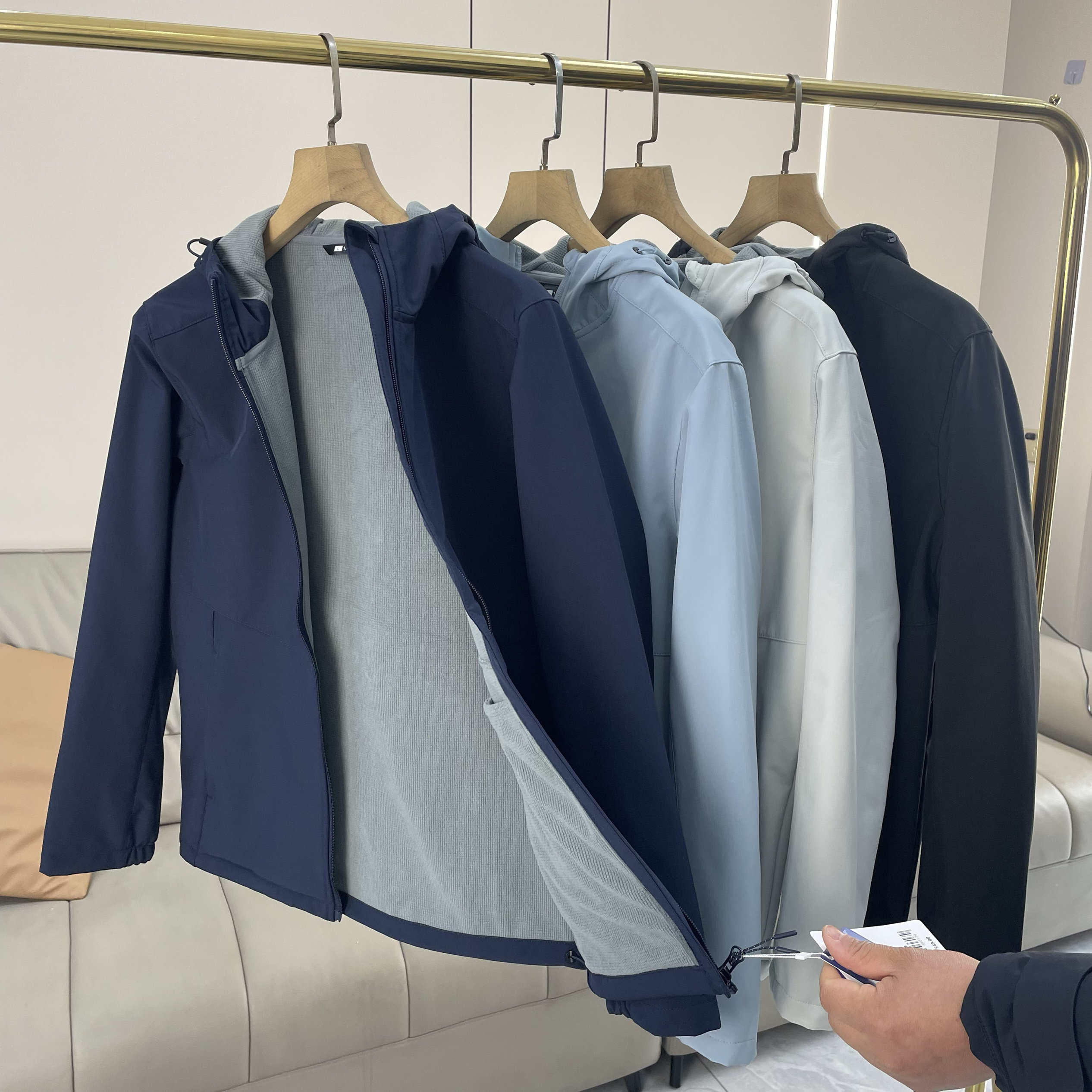 防风防泼水+三防一体绒 秋冬户外运动连帽软壳冲锋衣抓绒衣外套男