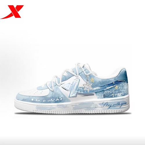 特步板鞋国潮手绘简约做旧学院风