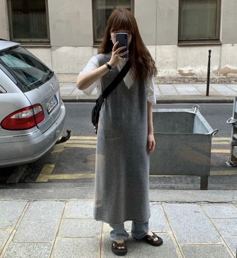 韩国设计师宽松V领无袖纯色针织背心垂感显瘦长款连衣裙秋冬叠穿