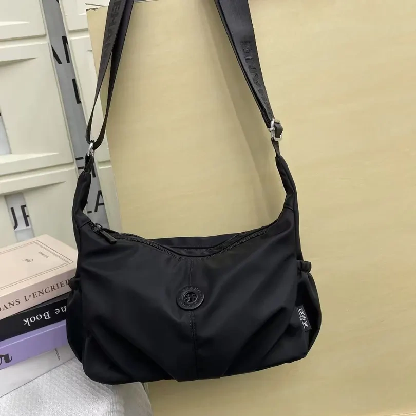斜挎包女新款百搭多层大容量