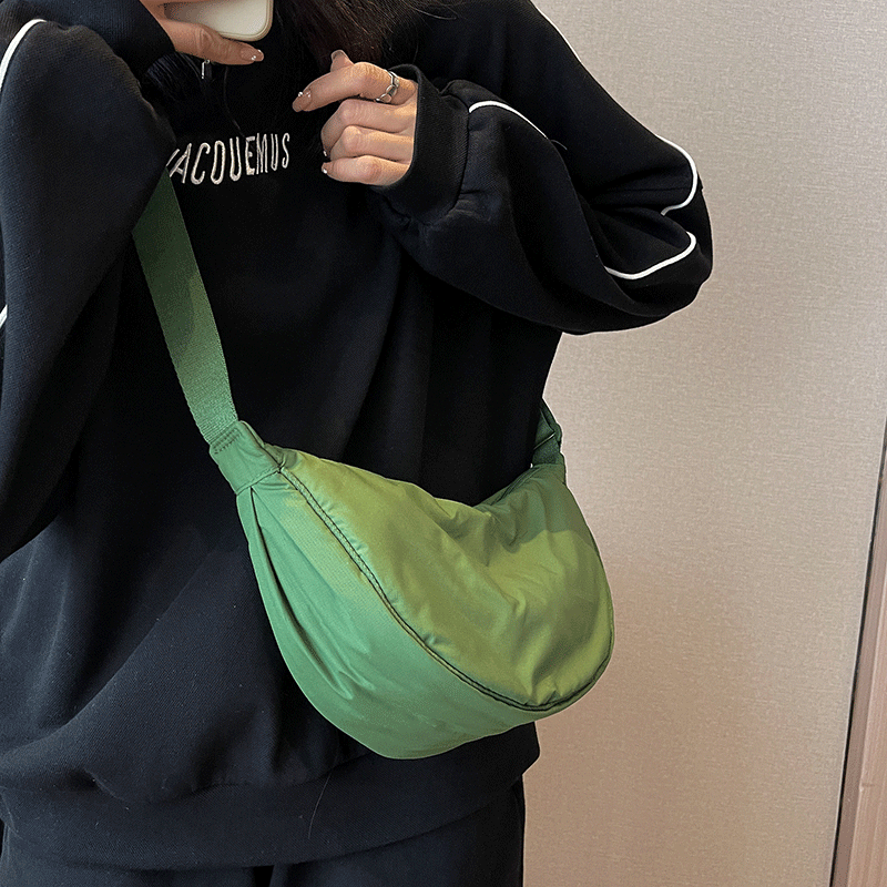 菇八八尼龙包女斜挎包包