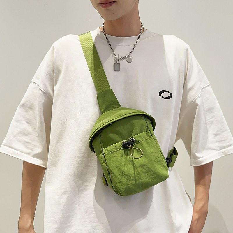 手机包女式2026新款小型便携胸包男斜挎包小型挎包百搭休闲散步包