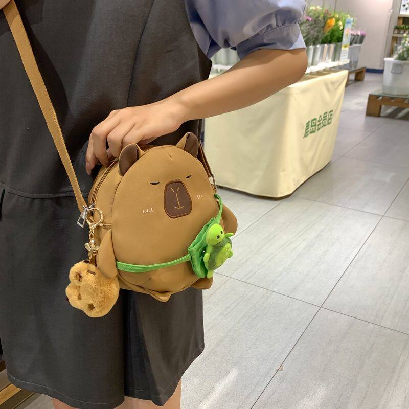 装手机的小斜挎包可爱夏天斜挎小包包女2026新款卡通搞怪水豚单肩