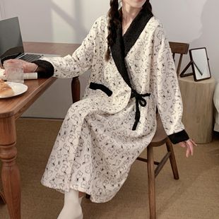 分娩裙冬季中长款月子服秋冬款孕产妇待产裙孕期专用大码300斤孕