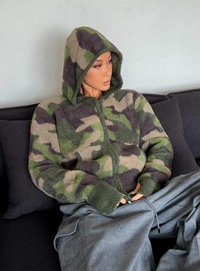 连帽毛衣仿水貂绒迷彩印花重工军绿色开衫秋冬新款欧美风复古毛织