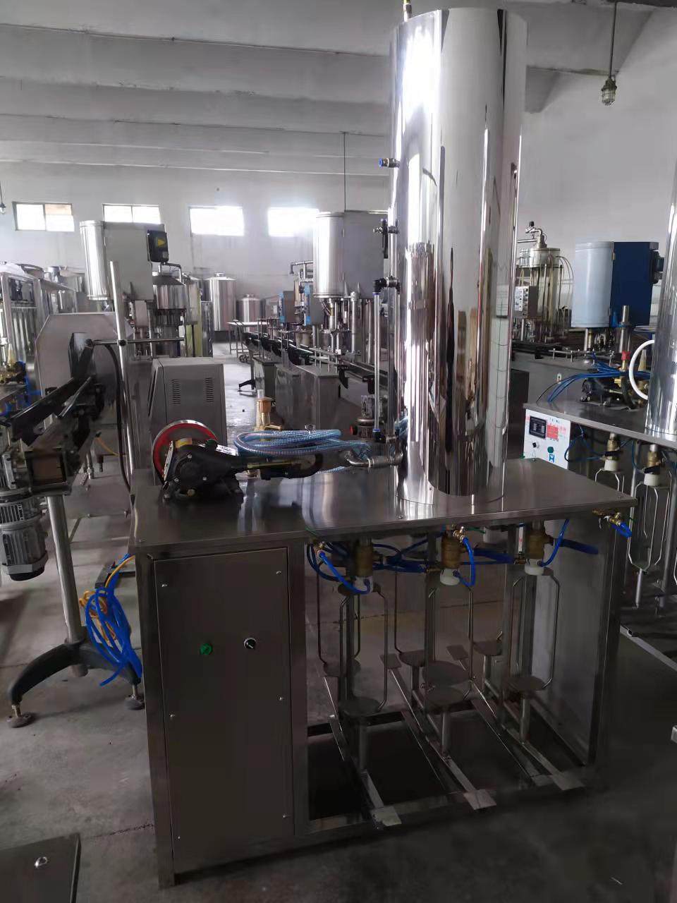 非洲带气功能饮料含气碳酸饮料汽水汽酒混合机灌装机加气饮料机械