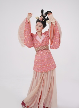 青泠谷仿唐乐舞陶女俑服饰