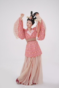 青泠谷仿唐乐舞陶女俑服饰