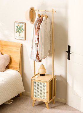 新款落地式挂衣架卧室实木衣帽架小型床头柜家用室内简易衣服架子
