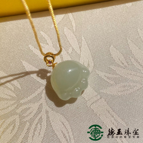 天然和田玉晴水小猫爪吊坠
