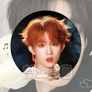 苏新皓登陆少年吧唧应援明星周边镭射谷痛包胸针徽章摆件物料现货