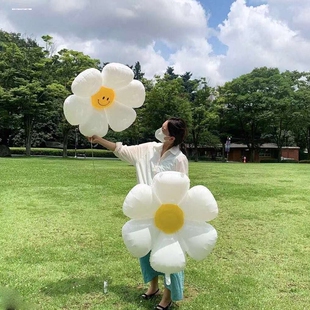 网红太阳花笑脸气球装饰布置小雏菊花儿童手持棒拍照道具摆摊地推