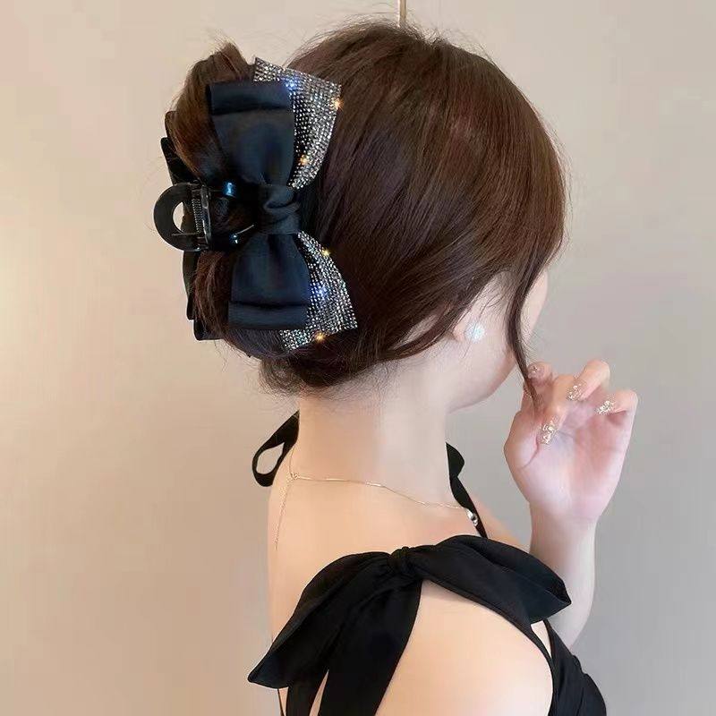 超级好看的抓夹高级感蝴蝶结抓夹大号水钻高端新款发夹女后脑勺鲨