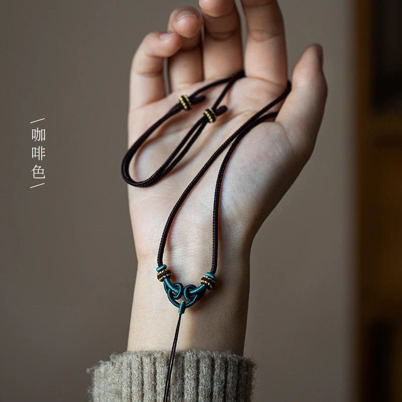 女士高端吊坠挂绳金锁编