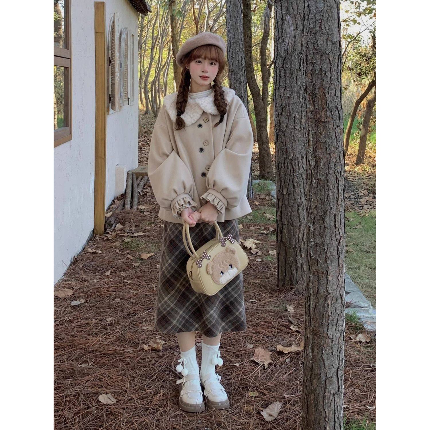 卡布奇诺 卡其色毛呢套装女小个子毛领加厚外套+格纹半裙两件套