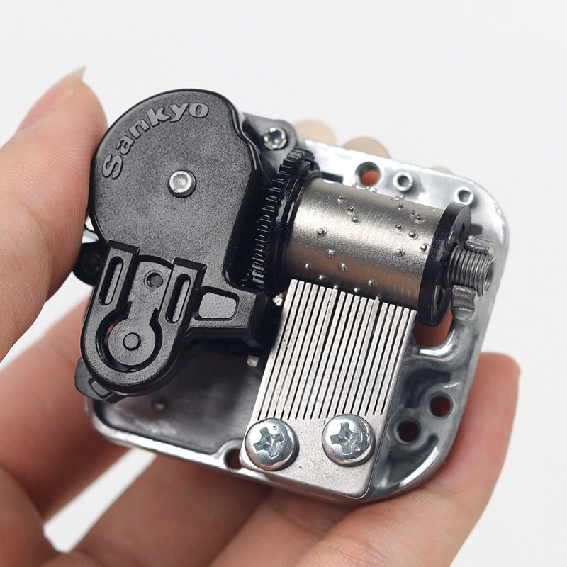 日本sankyo18音银色音乐盒八音盒发条式机芯 多曲现货供应可编曲