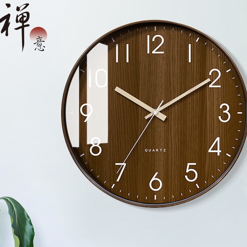 新款客厅方形木纹钟现代简约家用静音挂钟客厅轻奢装饰墙时钟挂表