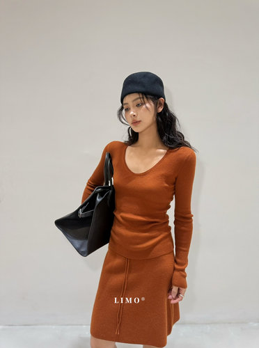 LIMO 极简百搭高品质V领显瘦打底长袖针织衫(只卖上衣)  8525#