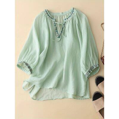 F 15608 Embroidered V-Neck T-Shirt 刺绣T恤