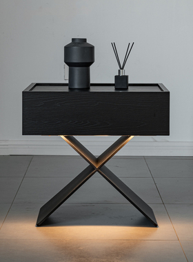 意式极简床头柜北欧风卧室床边柜简约现代设计师款高档床头储物柜