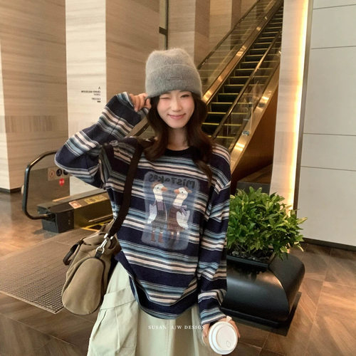 SUSAN秋季韩系松弛感卡通小鸭条纹撞色包边套头圆领长袖T恤Y935h