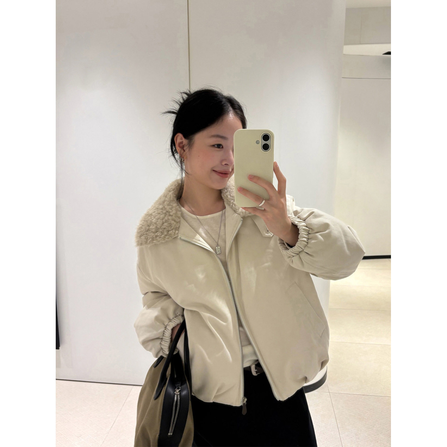韩迅 羊羔毛领工装羽绒服女2026冬季抗寒刚需廓形飞行员夹克27724