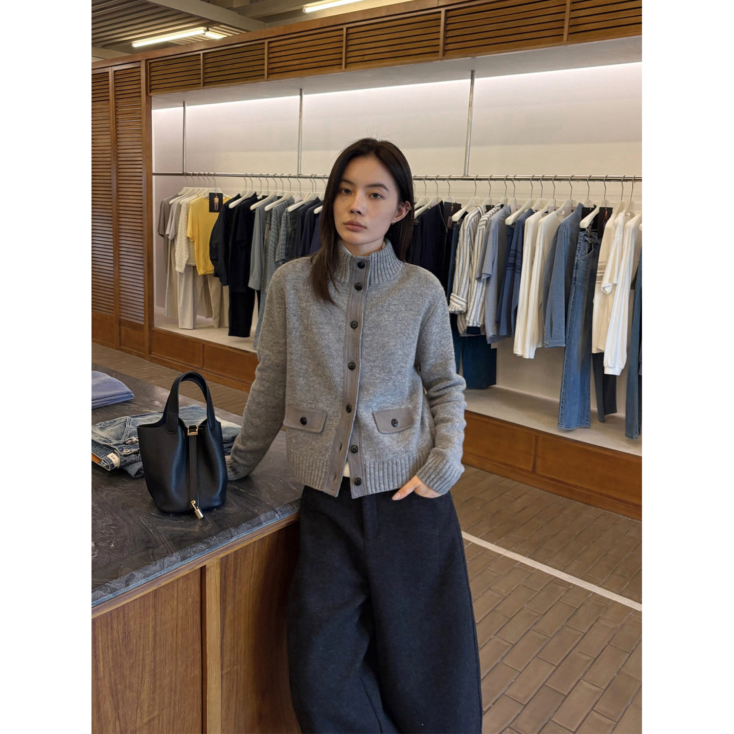 韩迅 仿麂皮拼接针织羊毛开衫女2026冬日显瘦松弛感老钱外套27453
